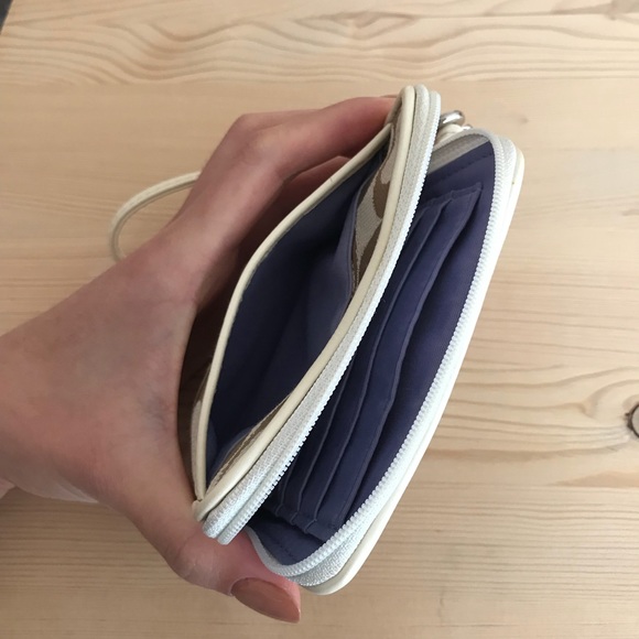 Small Coach wristlet - Picture 6 of 10